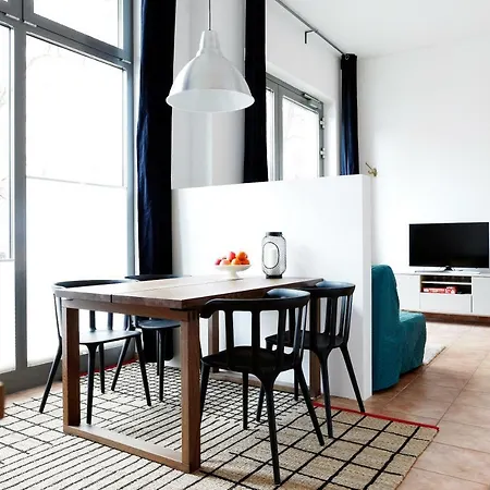 Swine By Rockchair L Superhost Status L Cozy Family & Business Flair In Center 