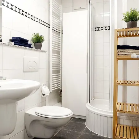 Swine By Rockchair L Superhost Status L Cozy Family & Business Flair In Center 