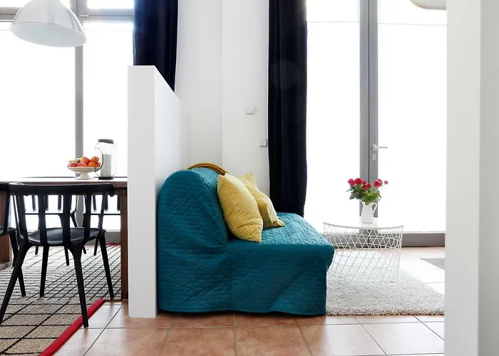 Swine By Rockchair L Superhost Status L Cozy Family & Business Flair In Center 