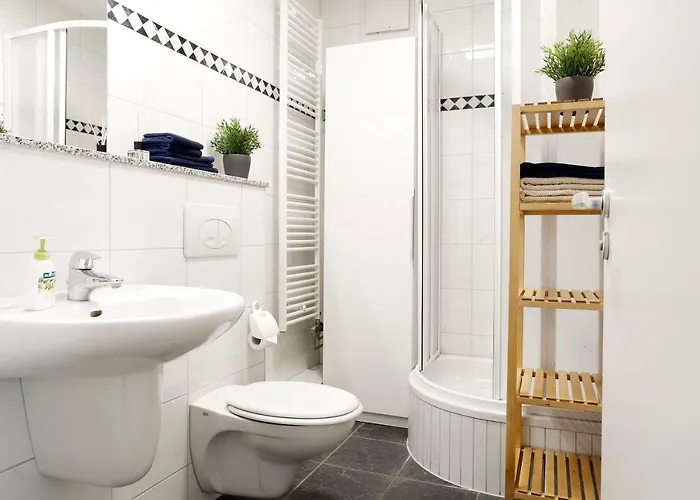 Swine By Rockchair L Superhost Status L Cozy Family & Business Flair In Center 