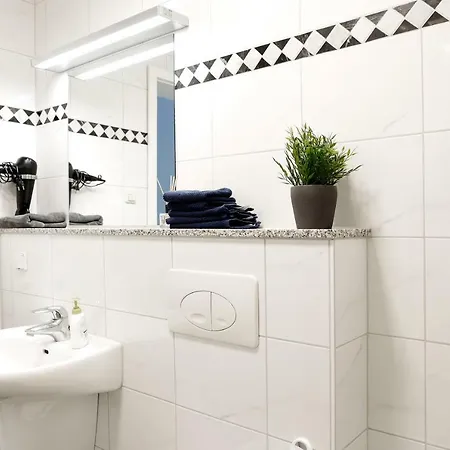 Swine By Rockchair L Superhost Status L Cozy Family & Business Flair In Center 